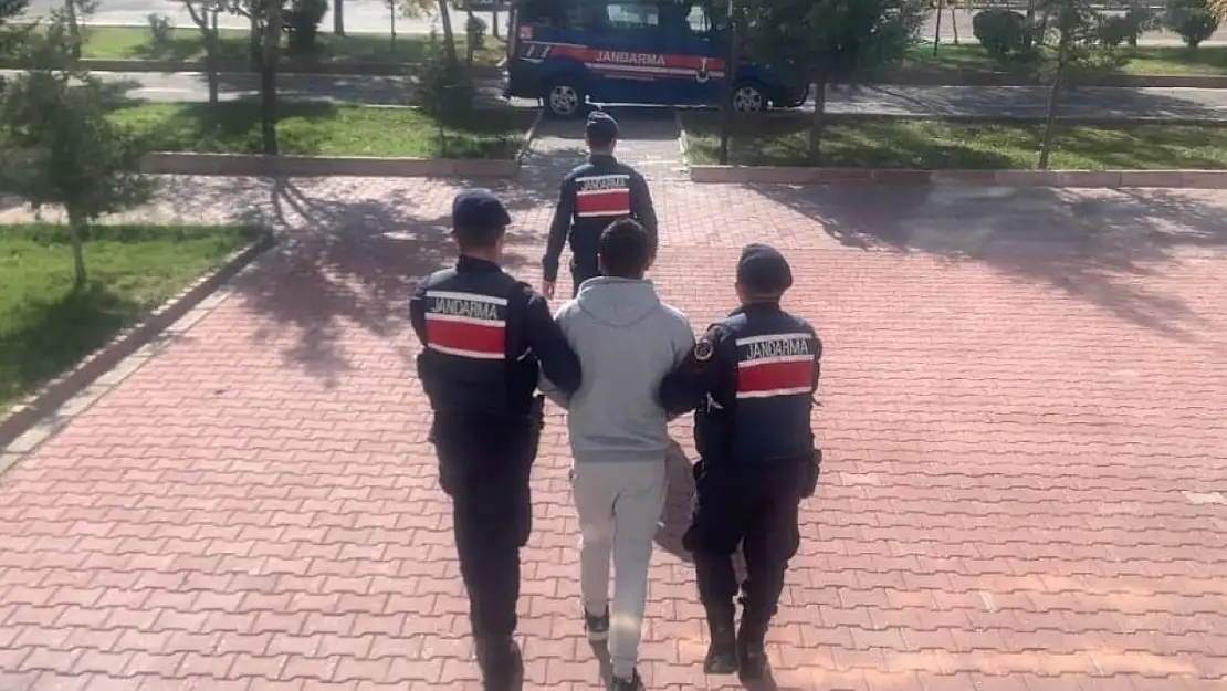 Kars'ta dolandırıcılıktan aranan E.K. yakalandı, 12 yıl hapis cezasına çarptırıldı