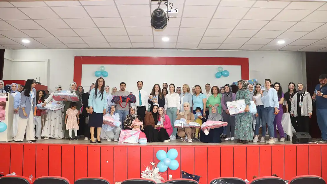 Kars'ta Emzirme Haftası etkinliğiyle annelere destek ve farkındalık oluşturuldu