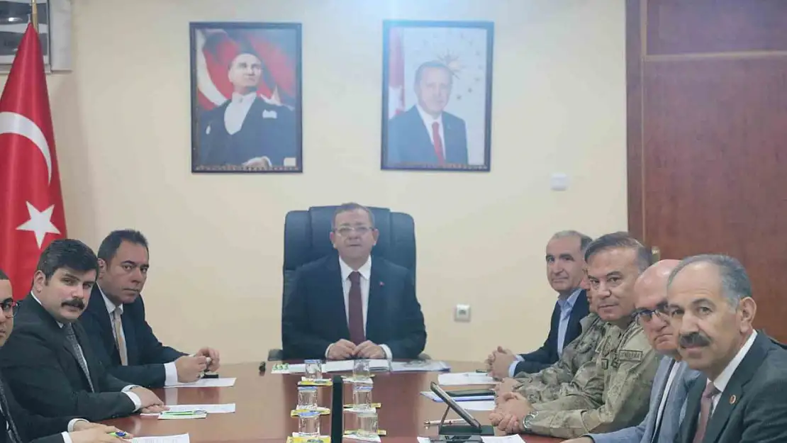 Kars'ta Hayvanları Koruma Kurulu Vali Polat Başkanlığında Bir Araya Geldi