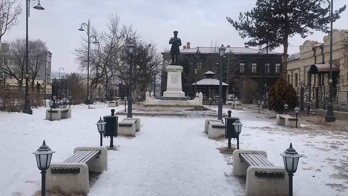 Kars'ta kar yağışı etkisini sürdürüyor