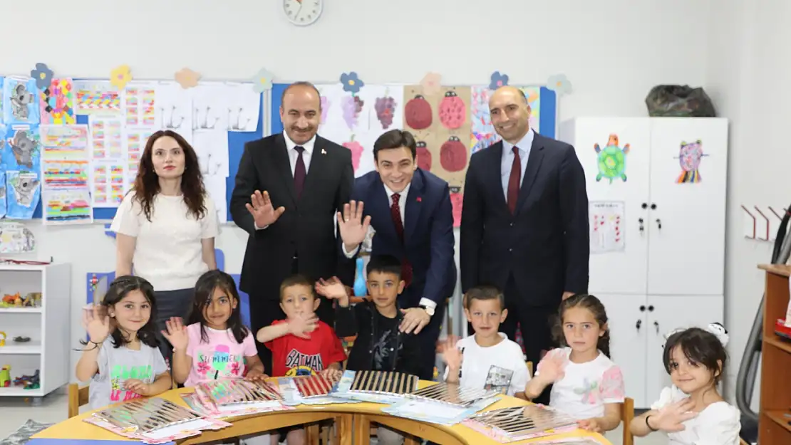 Kars'ta Karne Sevinci: Vali Vekili Öğrencilerle Bir Araya Geldi
