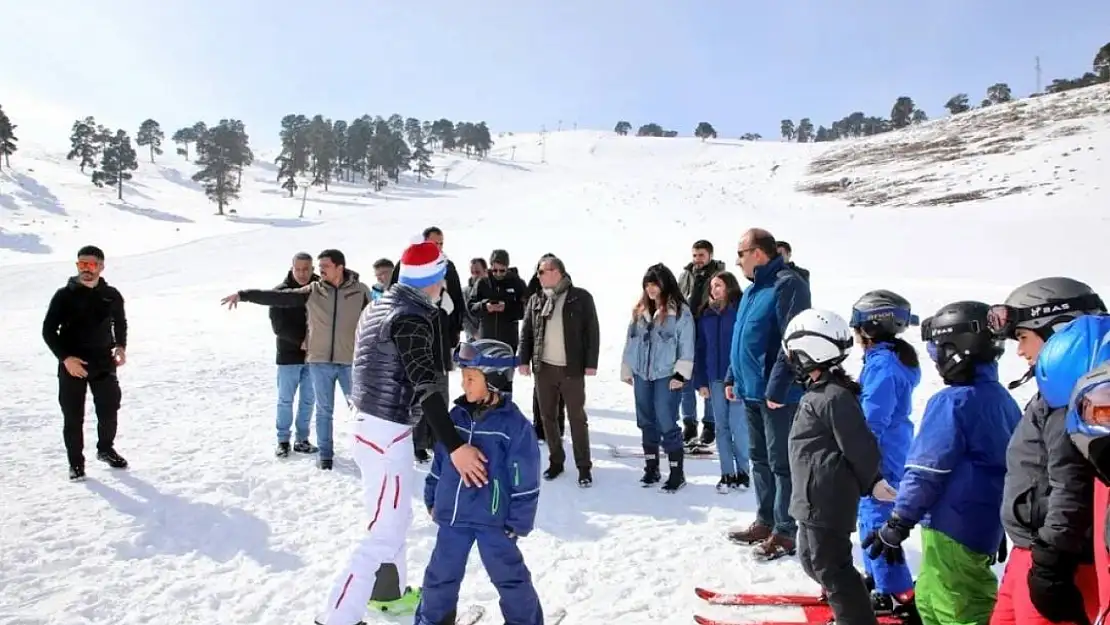 Kars'ta kayak yapmayan çocuk kalmayacak