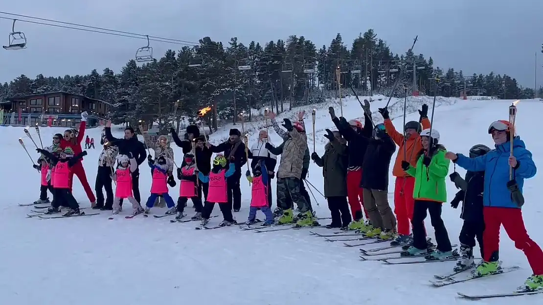 Kars'ta miniklerden Sarıkamış Şehitlerine vefa