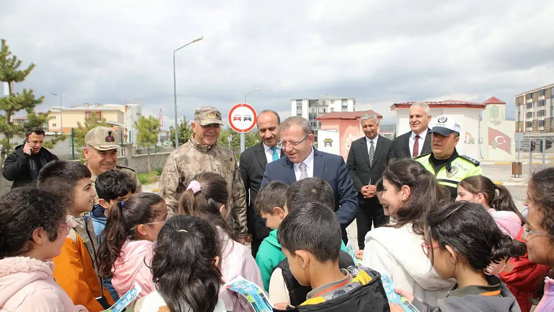 Kars'ta Miniklere Yönelik Trafik Haftası Etkinliği
