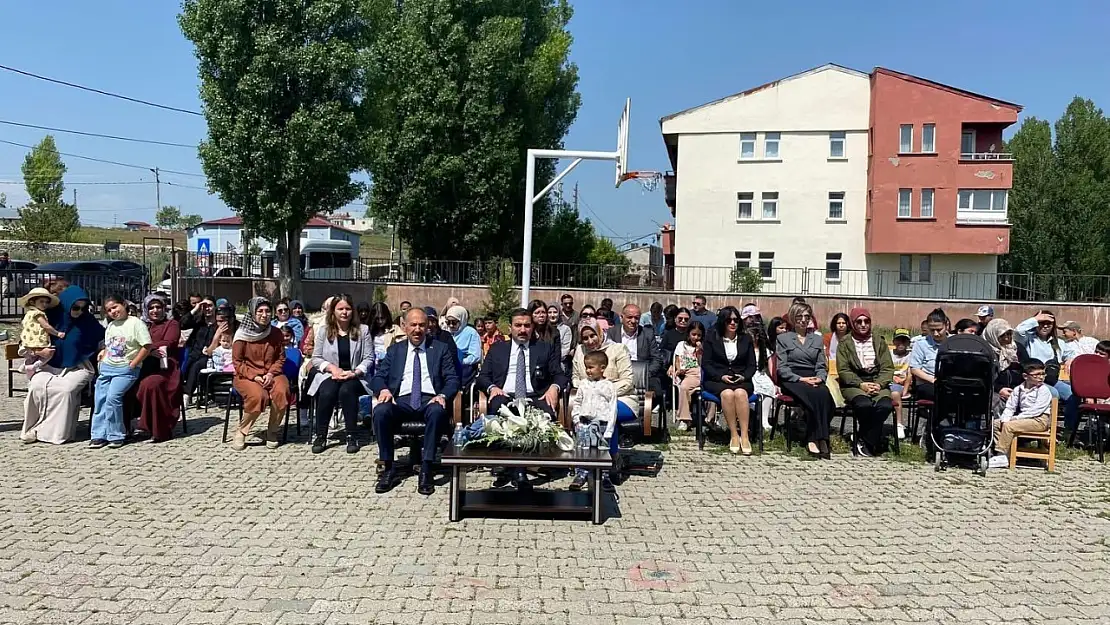 Kars'ta Öğrenciler Yıl Sonu Şenliğiyle Coşku Dolu Anlar Yaşadı!