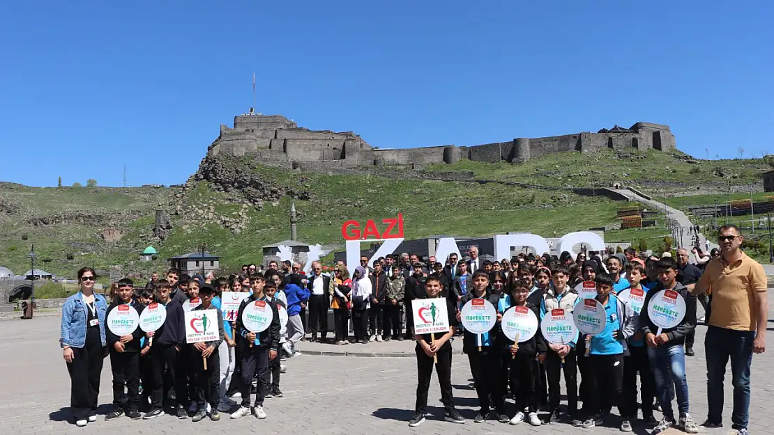 Kars'ta Sağlık için Hareket Et Gününde Yürüyüş Etkinliği Düzenlendi