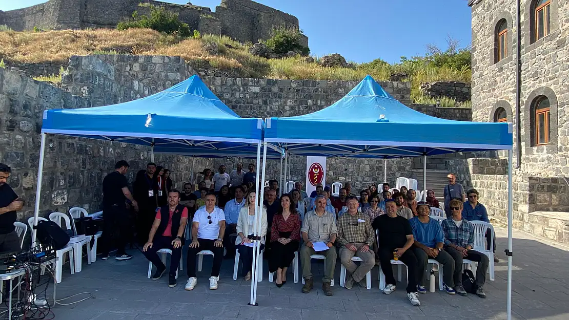 Kars'ta 'Sessiz Tehdit: Kene' Bilim Kafe Söyleşisi Düzenlendi