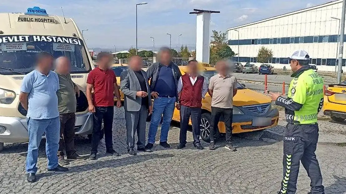 Kars'ta Trafik Haftası Etkinlikleri Kapsamında Şoförlere Güvenli Sürüş Eğitimi Verildi