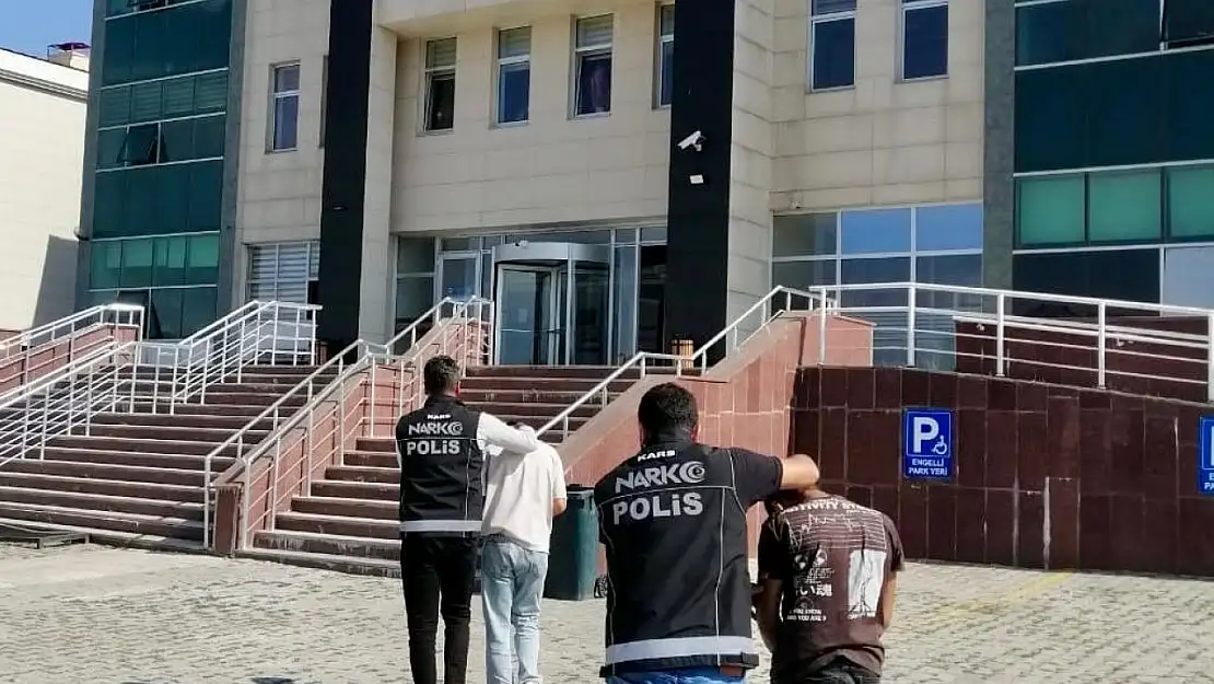 Kars'ta uyuşturucu operasyonu: 2 tacir tutuklandı
