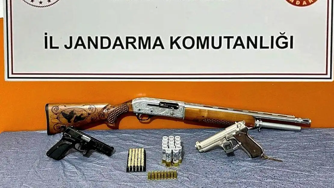 Kars'ta Yasadışı Silah Operasyonu: Ruhsatsız Silahlar Ele Geçirildi