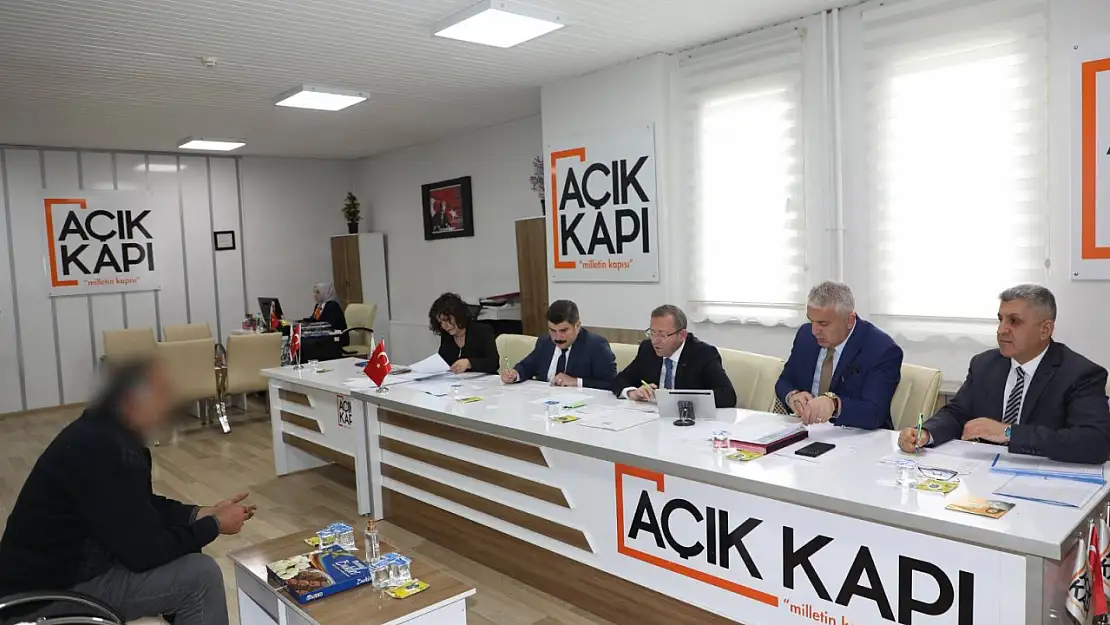 Kars Vali Ziya Polat, Halk Günü Toplantısında Vatandaşları Dinledi