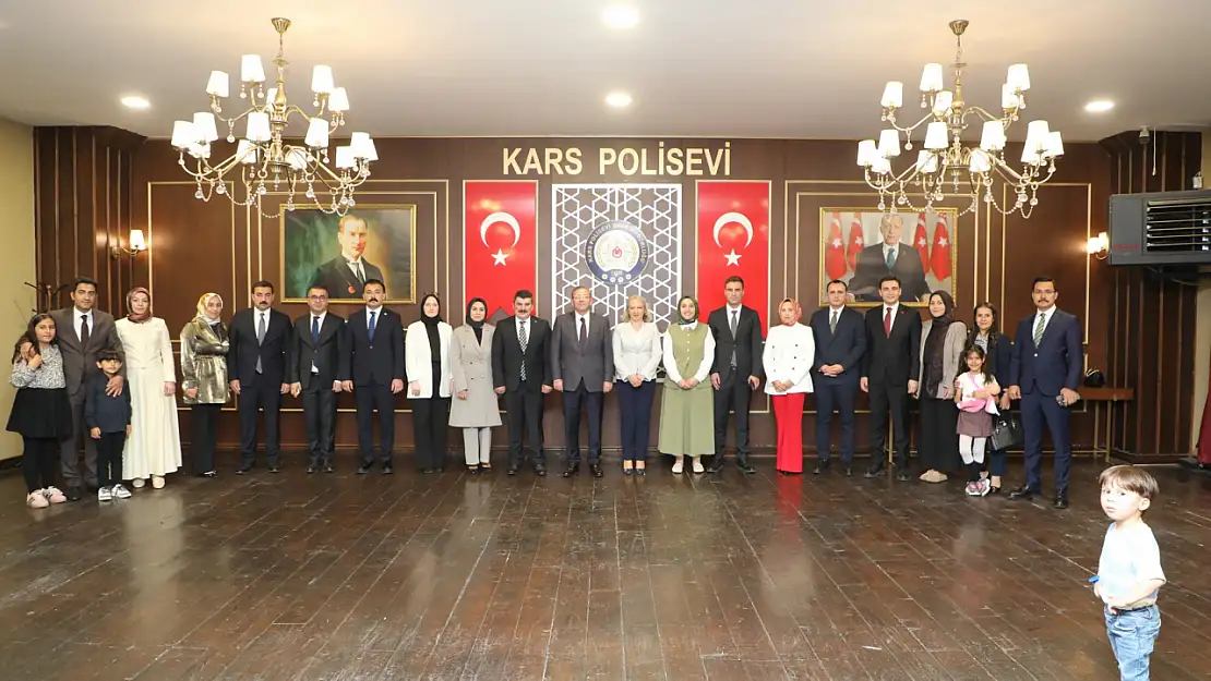 Kars Valisi Ziya Polat, Görev Yeri Değişen Mülki İdare Amirleri ve Aileleriyle Bir Araya Geldi