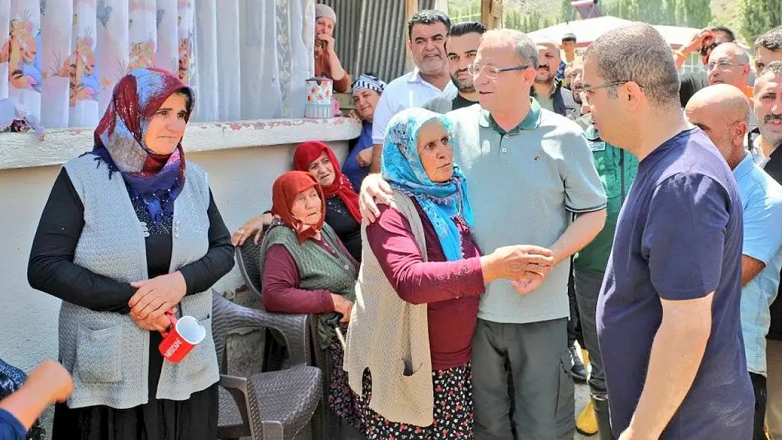 Kars Valisi Ziya Polat'tan Sel Bölgesine Ziyaret: 'Devlet Tüm İmkânlarıyla Sahada'