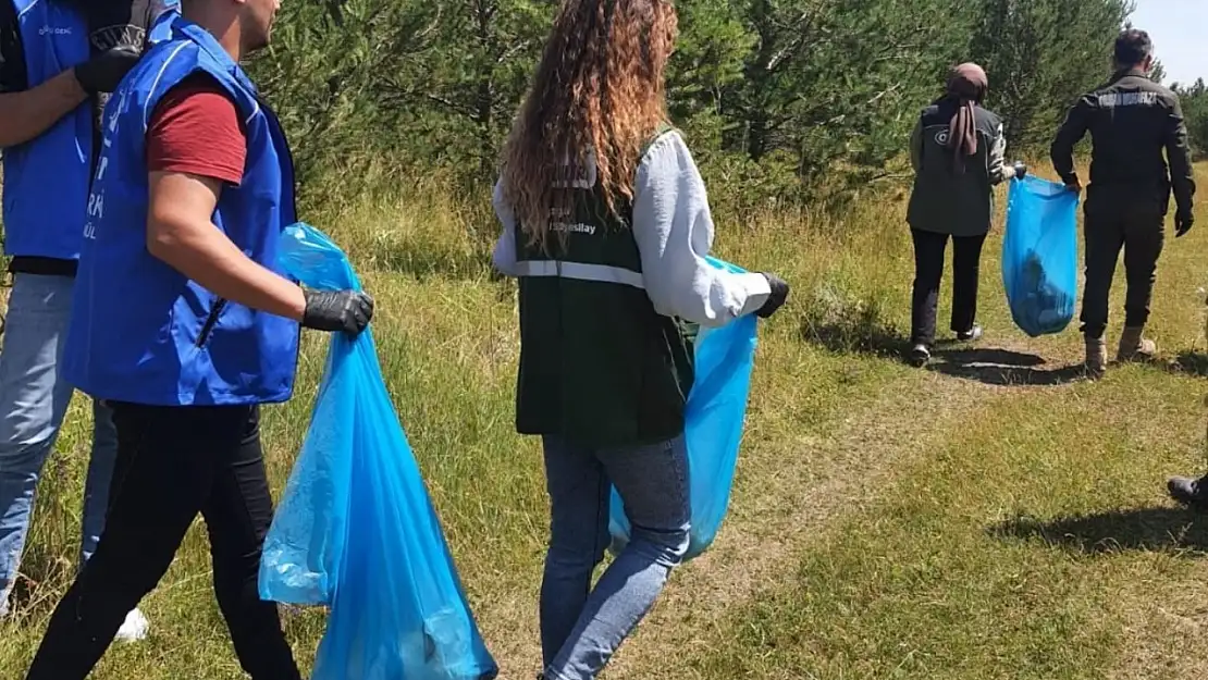 Kars Yeşilay, Orman Yangınlarına Dikkat Çekmek İçin Anlamlı Bir Etkinliğe İmza Attı