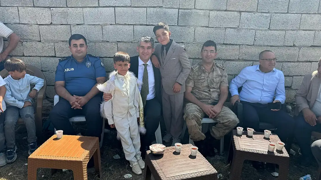 Kaymakam Korkusuz, Gazi Alageyik'in çocuklarının sünnet merasimine katıldı