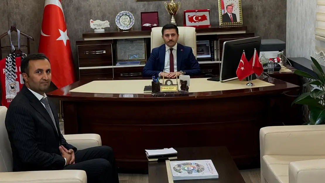 Kaymakam Rahmi Bulut'tan Halk Eğitim Merkezi Müdürü Cengiz Ergül'e Nezaket Kabulü