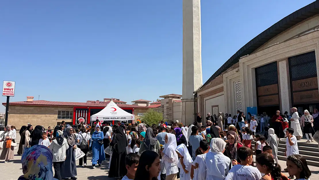 Kızılay Ağrı, etkinlikte gençlerle buluştu