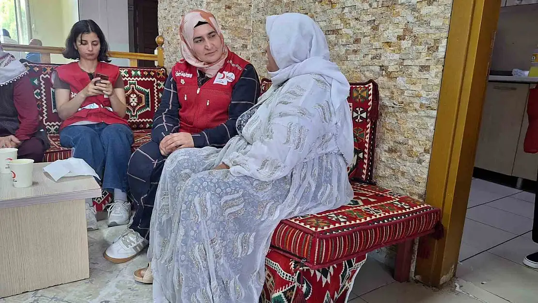 Kızılay'dan anlamlı buluşma: Merhamet çınarlarıyla bir gün