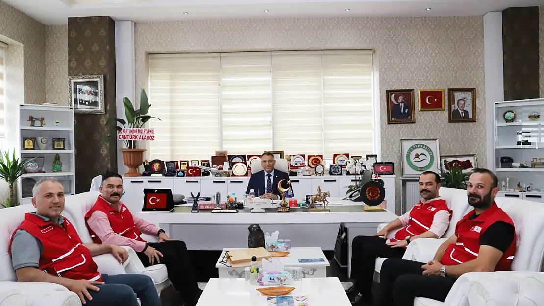 Kızılay Heyetinden Iğdır Üniversitesi Rektörüne Ziyaret