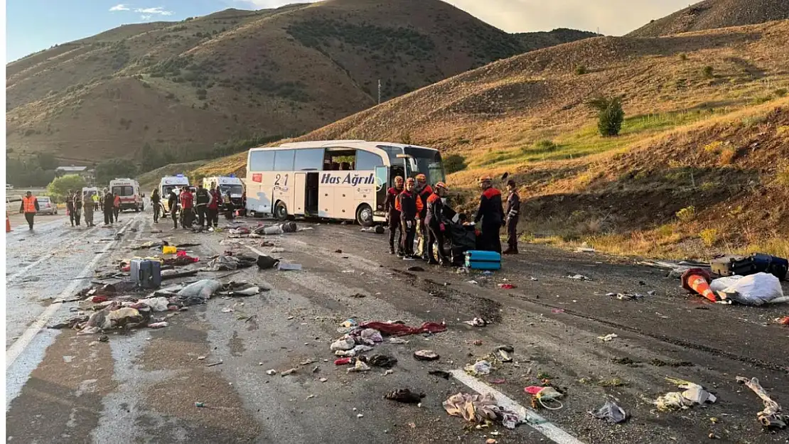 Kızıldağ geçidi'nde facia: Ağrı otobüsü devrildi!