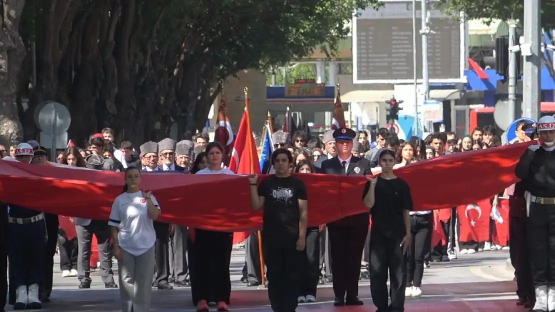 Konya'da 30 Ağustos Zafer Bayramı Kutlamaları Büyük Coşkuyla Gerçekleşti