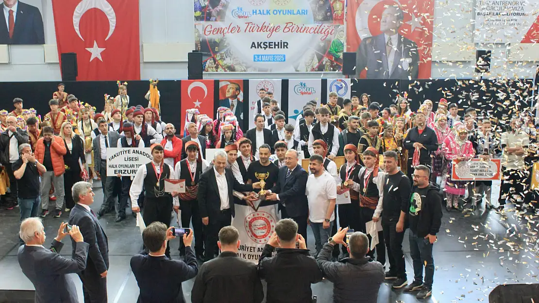 Konya'daki halk oyunları yarışmasında Ağrı rüzgârı esti!