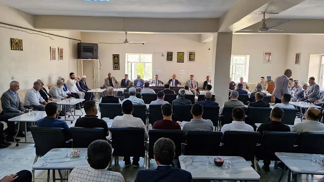 Korkut'ta Taziye Etkinliği: Muş Valisi ve Protokol Dayanışma İçin Bir Araya Geldi