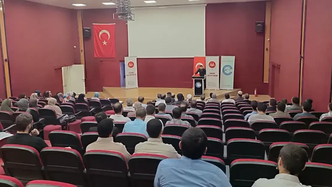Koruyucu aile farkındalığı için panel düzenlendi: 'Bir Yetime Aile Olmak' temasıyla !