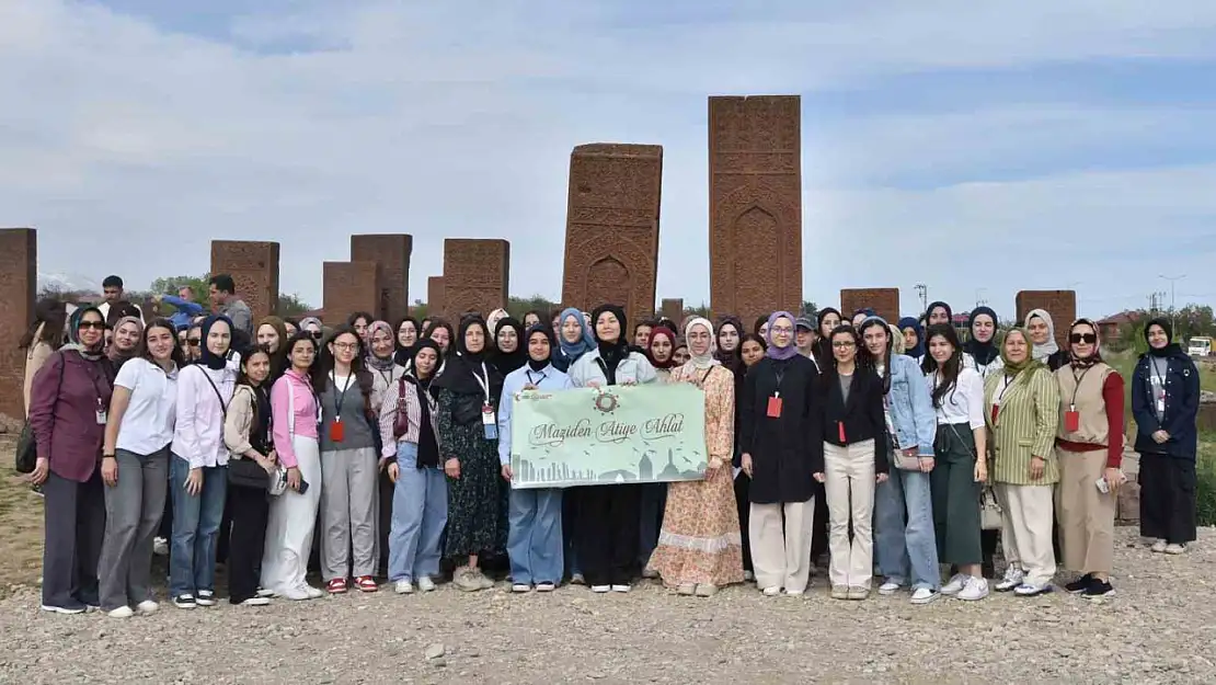 Külliye'de Anlamlı Ziyaret 65 İlden Gelen Öğrenciler Ağırlandı