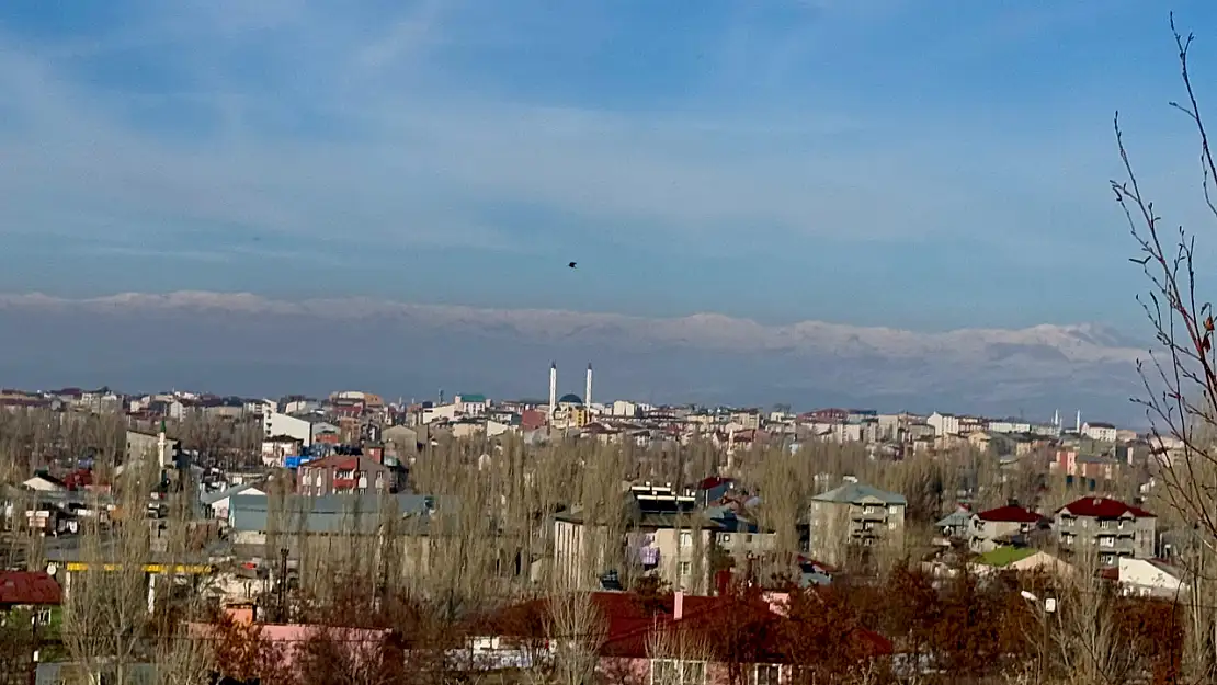 Kuş bakışı manzarada Ağrı Merkez Camii büyüledi