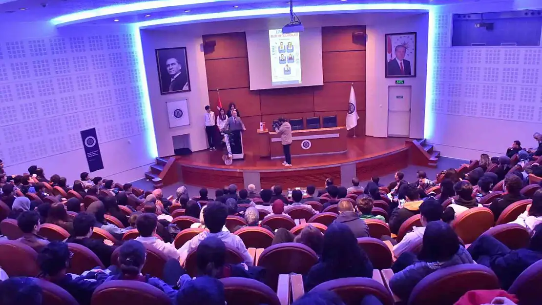Liselerde Bilim Uygulamaları Konulu Sempozyum Gerçekleştirildi