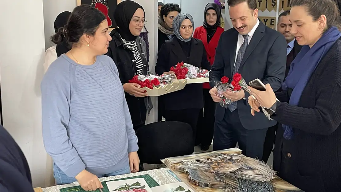 Malazgirt Kaymakamı Bayram'dan ADEM'de kadınlara anlamlı ziyaret