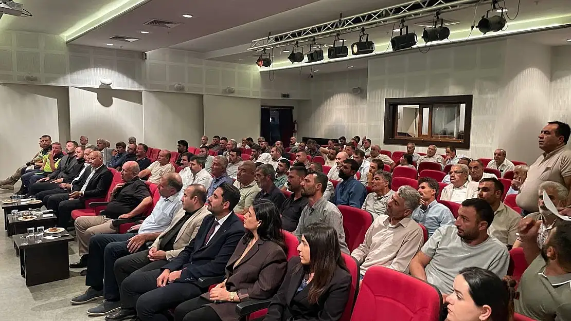 Malazgirt'te Şeker Pancarı Üreticileri İçin Toplantı Düzenlendi, Yeni Uygulamalar Duyuruldu