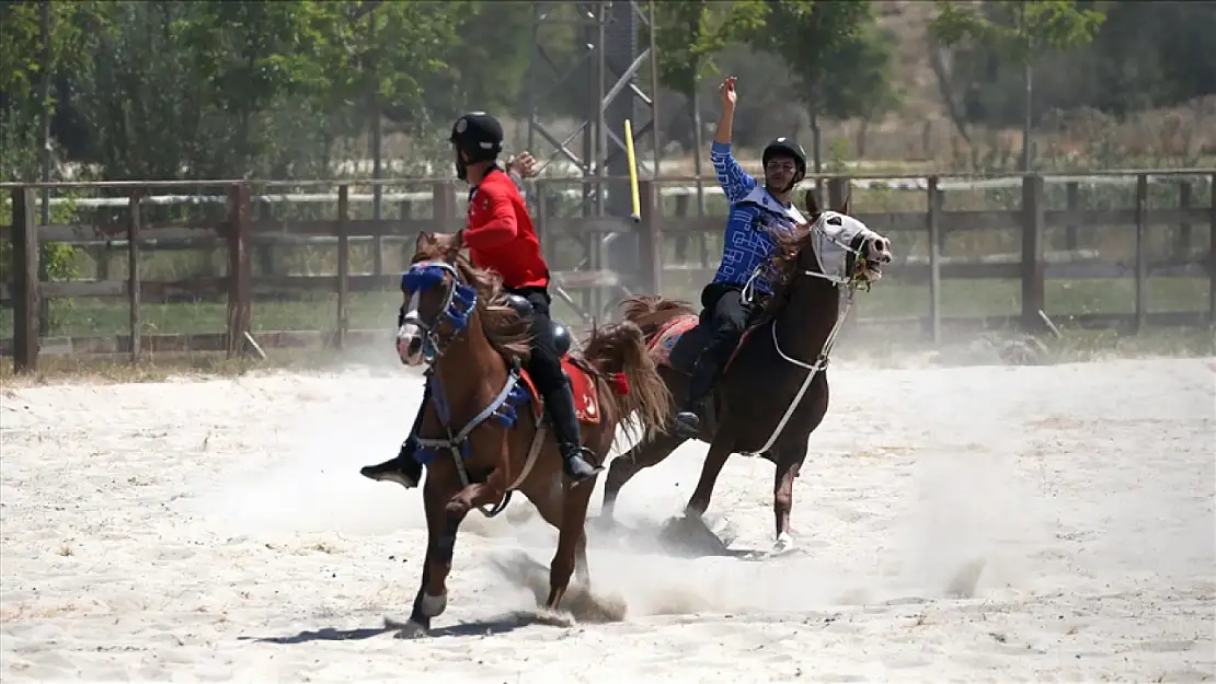 Malazgirt Zaferi Kutlamalarını Şenlendiren Ata Sporu Cirit Heyecanı!