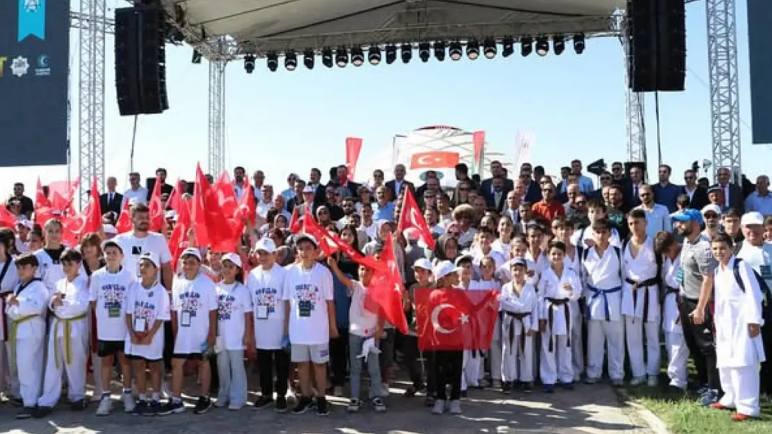 Malazgirt Zaferi'nin 954. Yıl Dönümü Muş'ta Coşkuyla Kutlanıyor
