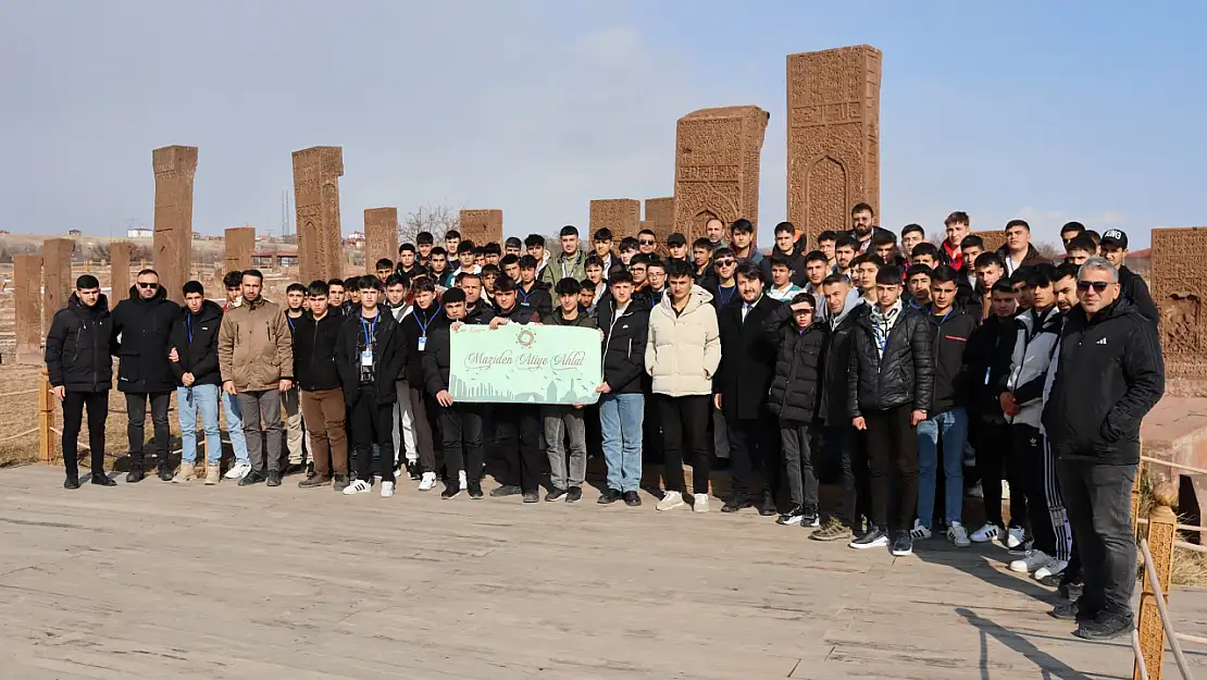 'Maziden Atiye Ahlat' programıyla şehit ve gazi çocukları tarihle buluştu