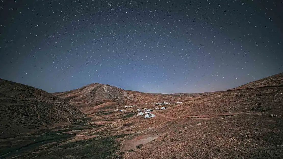 Meteor Yağmuru Van Gölü ve Bitlis Yaylalarında Göz Kamaştırdı