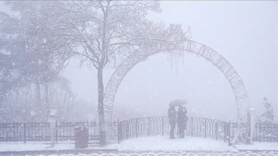 Meteoroloji'den bazı kesimlere fırtına ve kuvvetli kar uyarısı