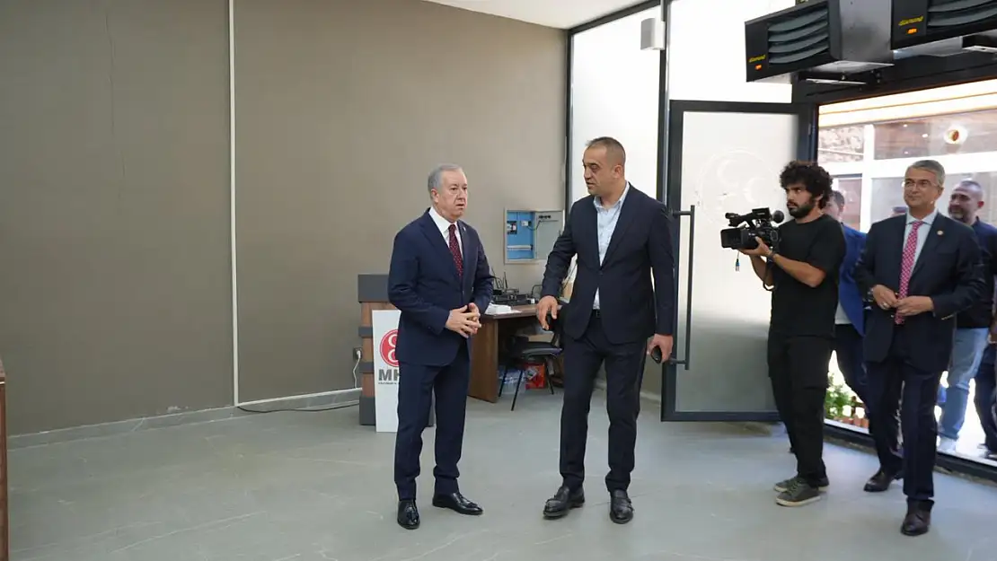 MHP Genel Başkan Yardımcısı Sadir Durmaz Erzurum'da İl Başkanlığını Ziyaret Etti