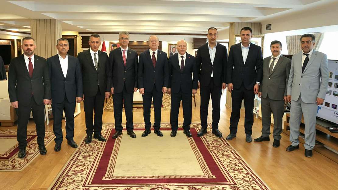 MHP Heyetinden Erzurum Büyükşehir Belediye Başkanı Mehmet Sekmen'e Ziyaret Gerçekleşti