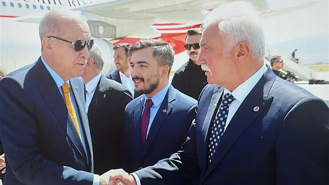 MHP Muş İl Başkanı Osman Yüce, Cumhurbaşkanı Erdoğan'ı Malazgirt Anma Etkinliklerinde Karşıladı
