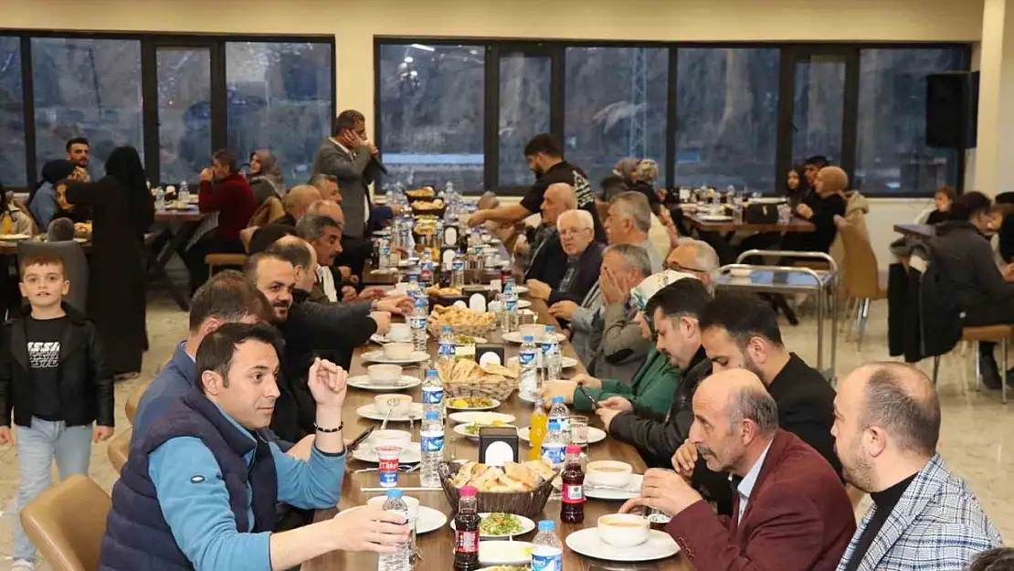 MHP Oltu teşkilatı iftarda buluştu