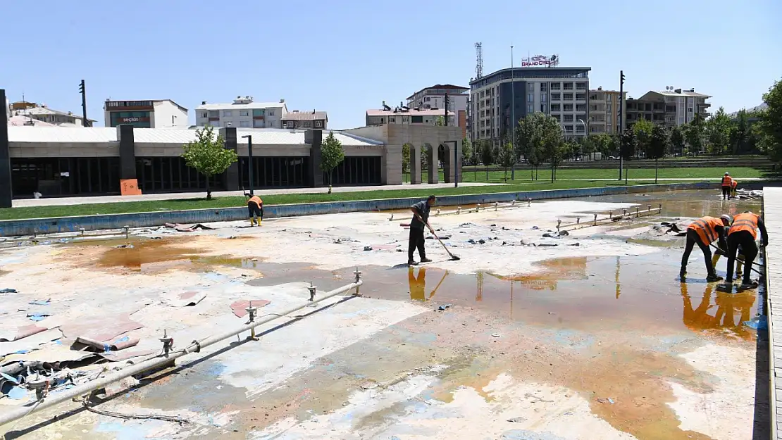 Millet Bahçesi'nde Bakım ve Temizlik Çalışmaları Sürüyor