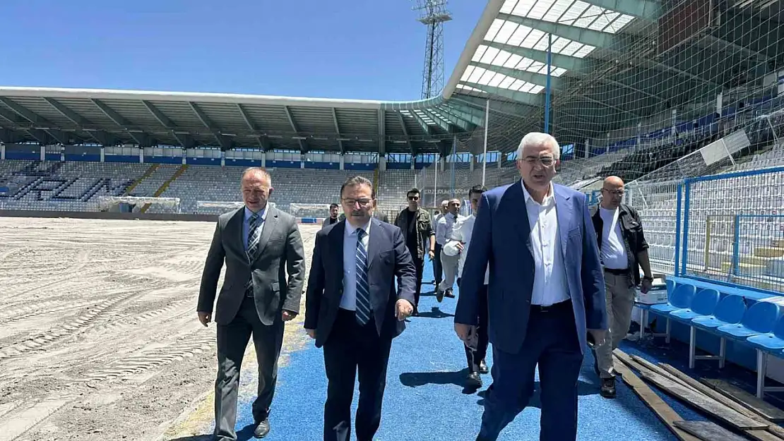 Milletvekilleri Altınok ve Öz, Kazımkarabekir Stadyumu'ndaki Zemin Yenileme Projesini Yerinde Değerlendirdi