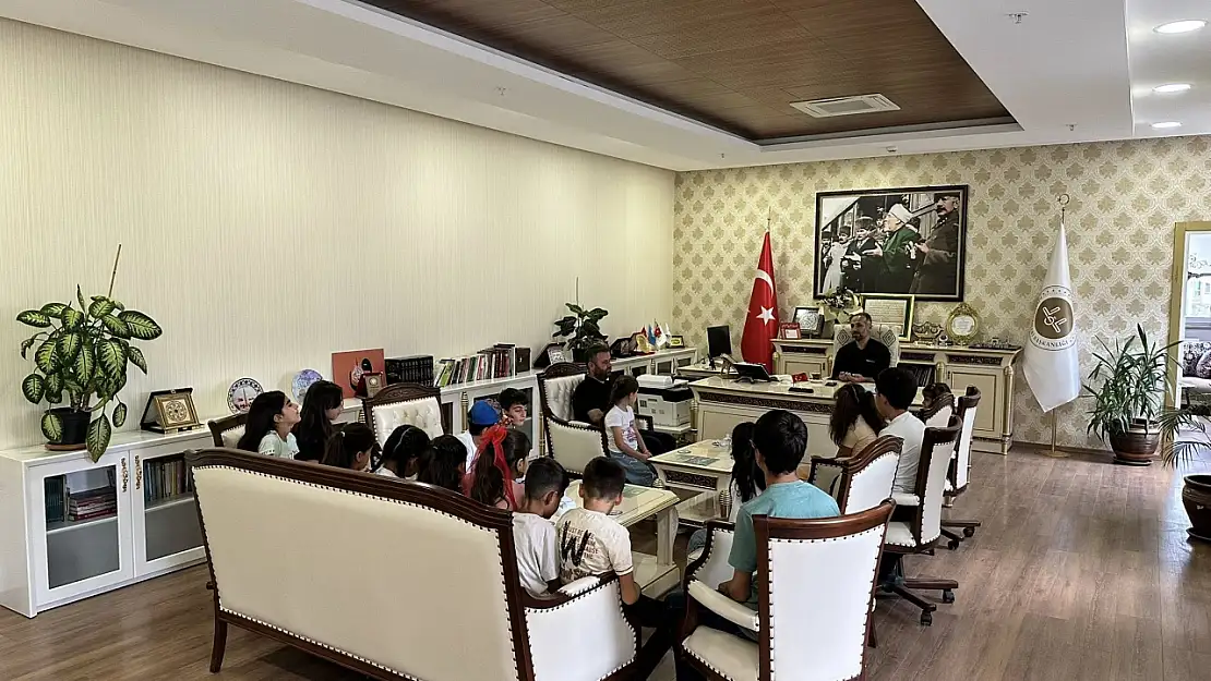 Minik Kur'an kursu öğrencilerinden Müftü Şık'a keyifli ziyaret