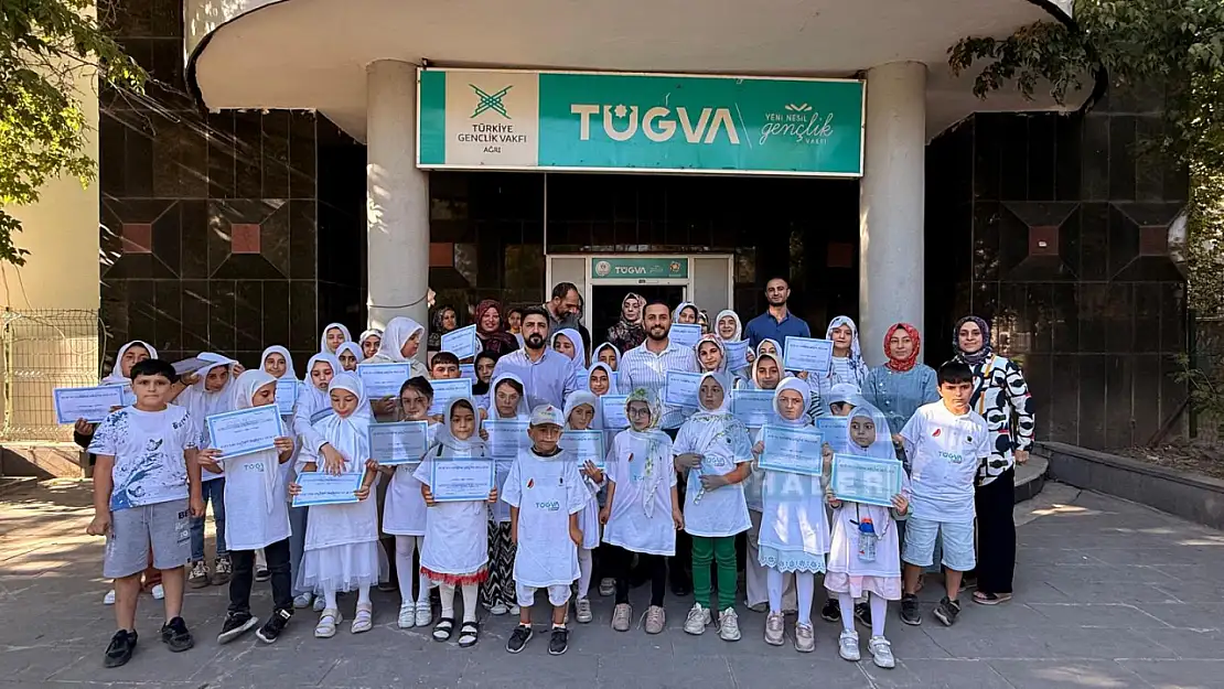 Miniklere moral veren buluşma Ağrı TÜGVA'da gerçekleşti