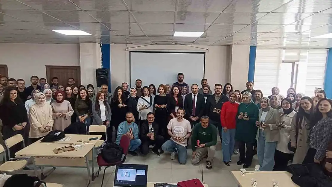 Muradiye'de Öğretmenlere STEM Çalıştayı: Yenilikçi Eğitim Fırsatları!