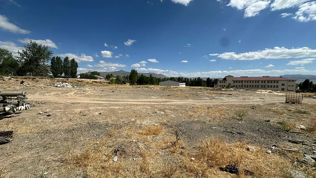 Muradiye'de TOKİ ile 140 konut ve 5 iş yeri projesiyle yerel ekonomi canlanacak