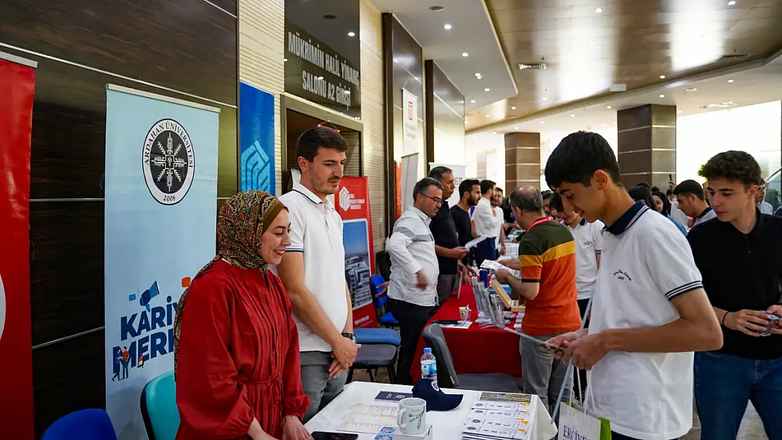 Muş Alparslan Üniversitesi, AÜB Üniversite Tanıtım Fuarına Ev Sahipliği Yapıyor