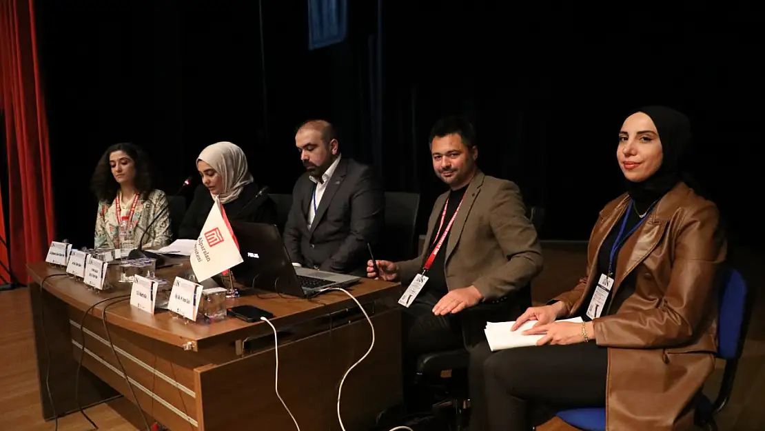 Muş Alparslan Üniversitesi'nde 5. Türkoloji Araştırmaları Sempozyumu Yoğun Katılımla Başladı